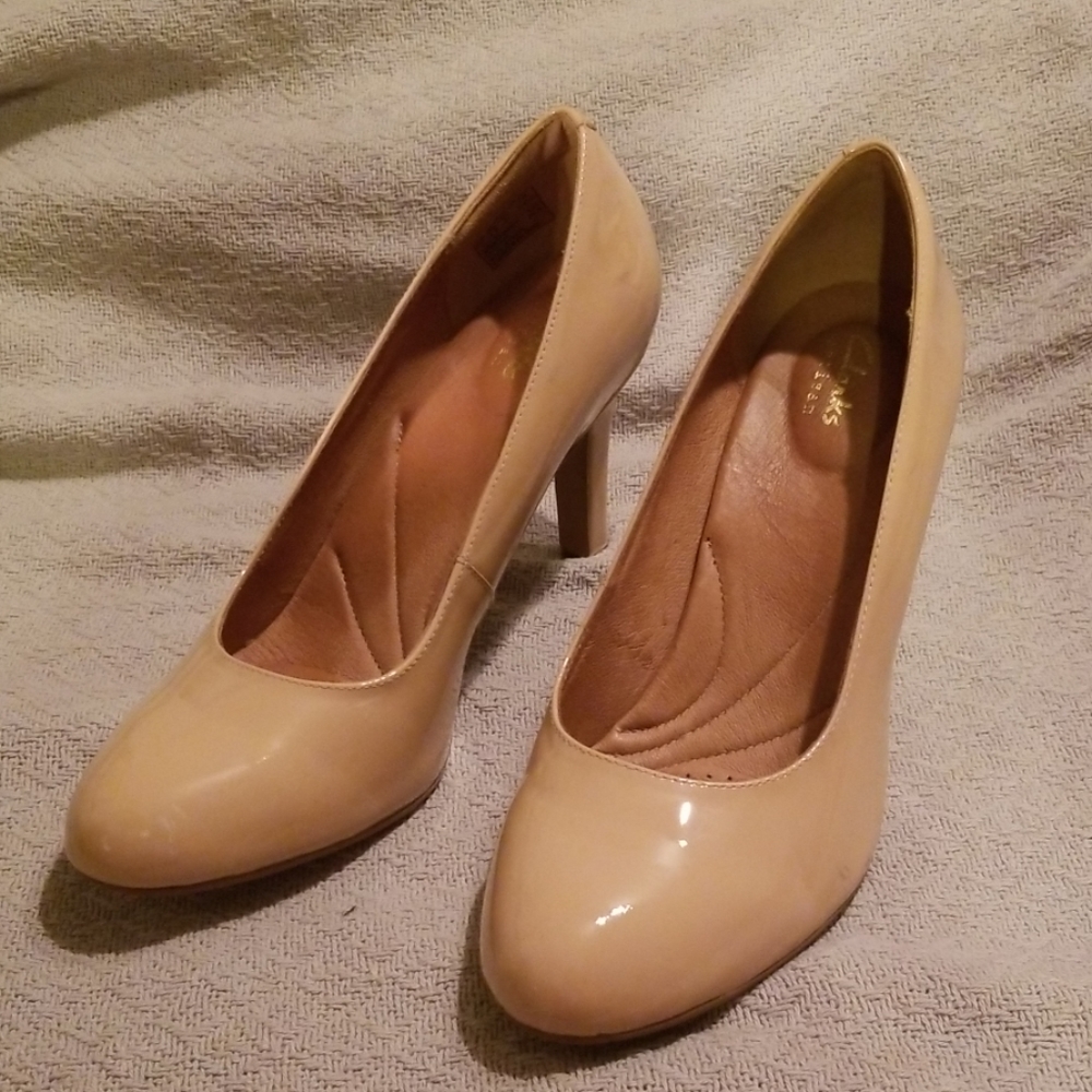 Clark's artisan heels 9 1/2